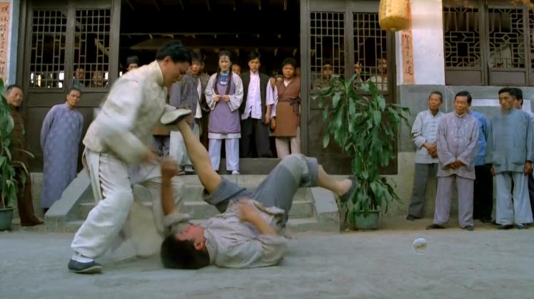 1989年，洪金宝学林正英，拍了部经典，却成洪家班最后的灵幻高峰