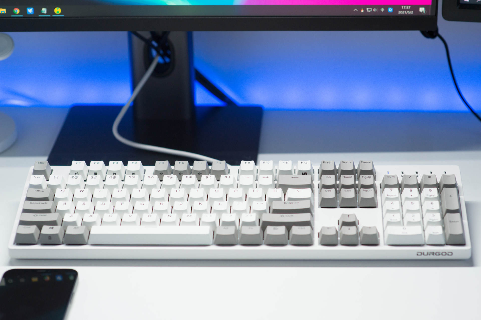 中端机械键盘王者轴体手感真实体验,青轴和银轴横评