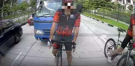 新加坡车撞马来西亚车,新加坡货车撞自行车后续