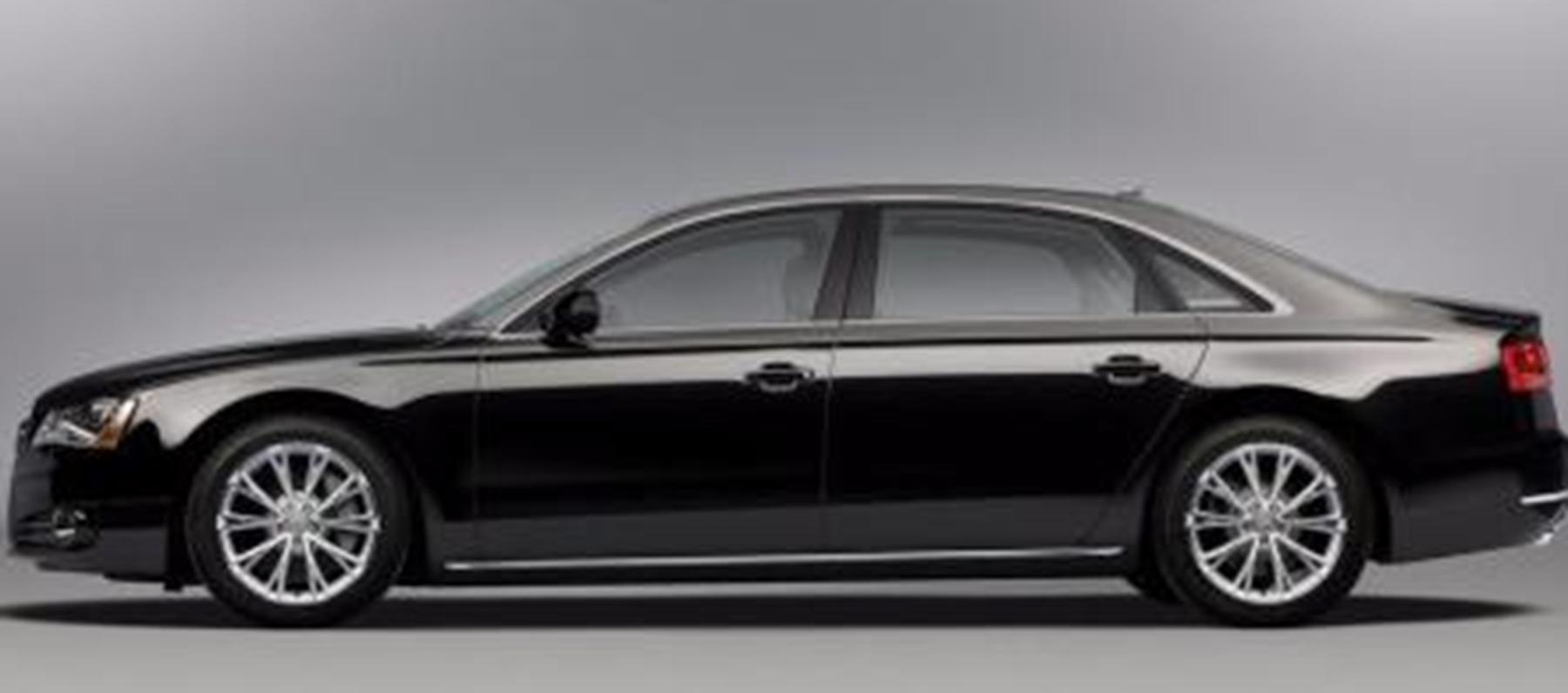 二手百万奥迪A8L5折售卖，两个月无人问津，车主哭了五折没人要