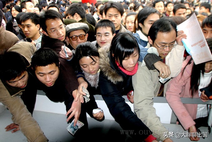 出国办签证需要哪些手续,大学生工作签证办理流程