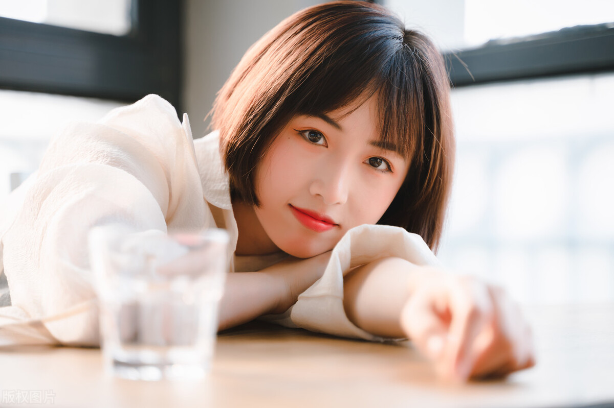 和暗恋男神合租,和暗恋男神结婚的故事