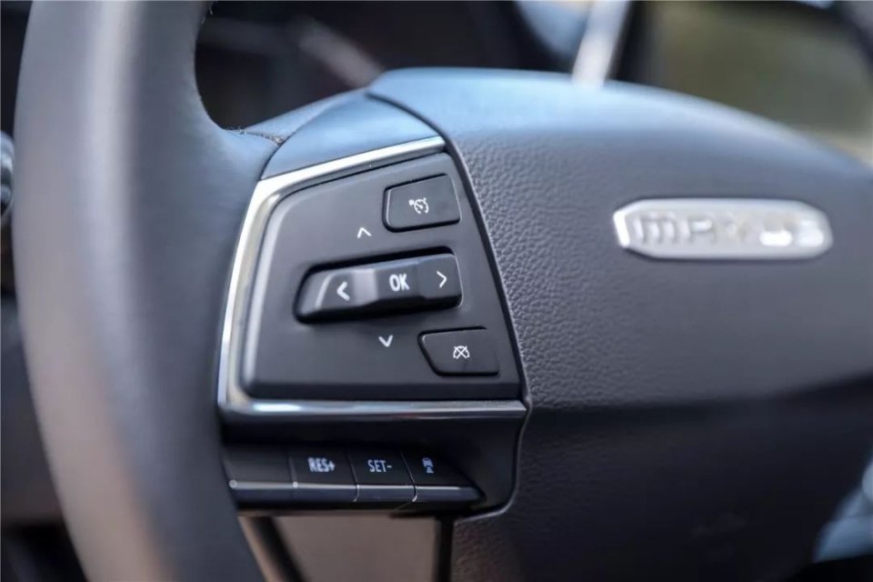 带着全家人一起房车自驾游,大通g50手动挡低配试驾视频