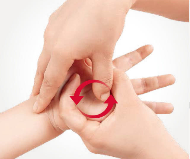 宝宝积食呕吐怎么吃,小孩吃多了积食呕吐最有效方法