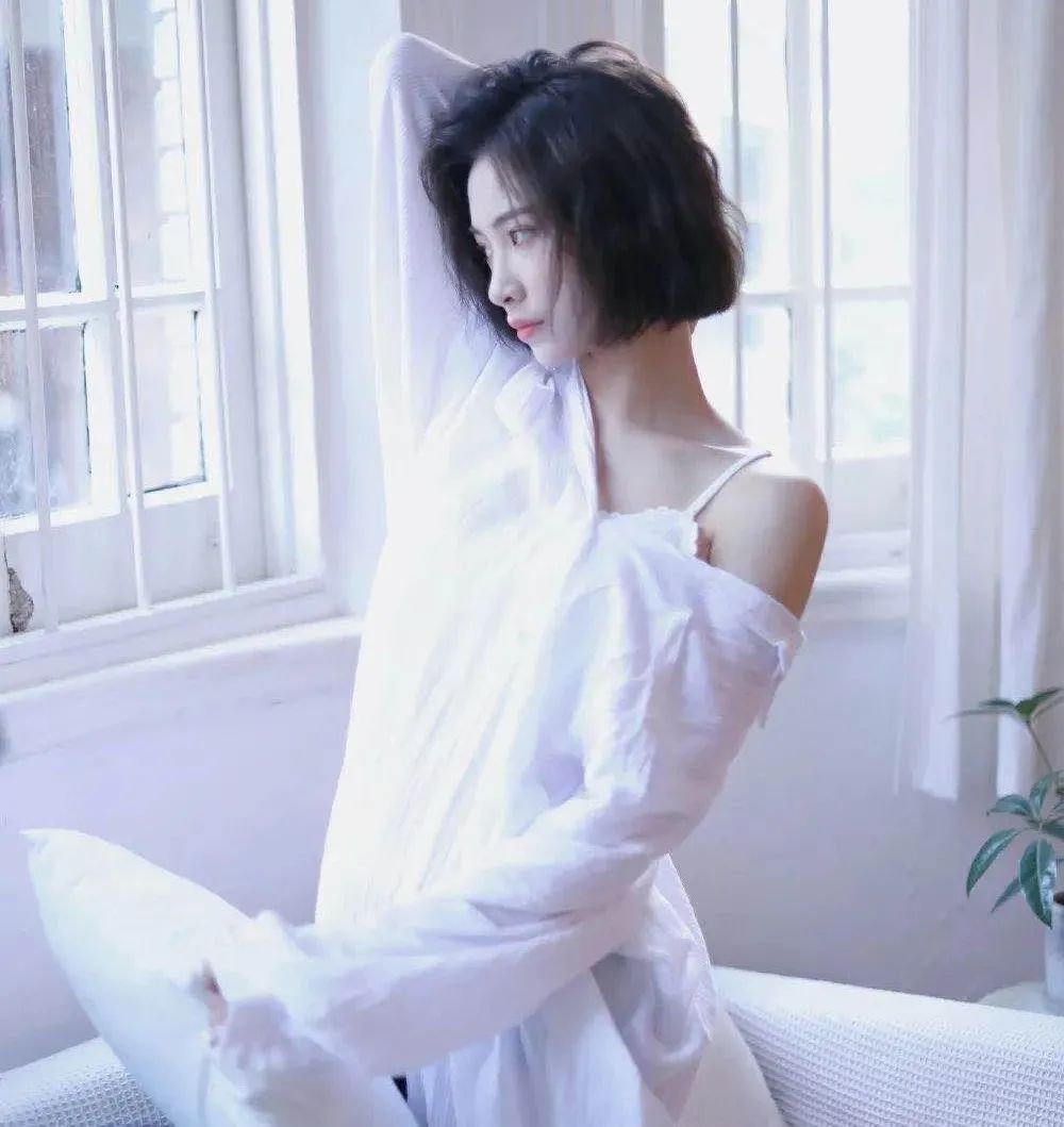 夏天剪短发简单好看凉快,夏天剪什么短发好看凉爽