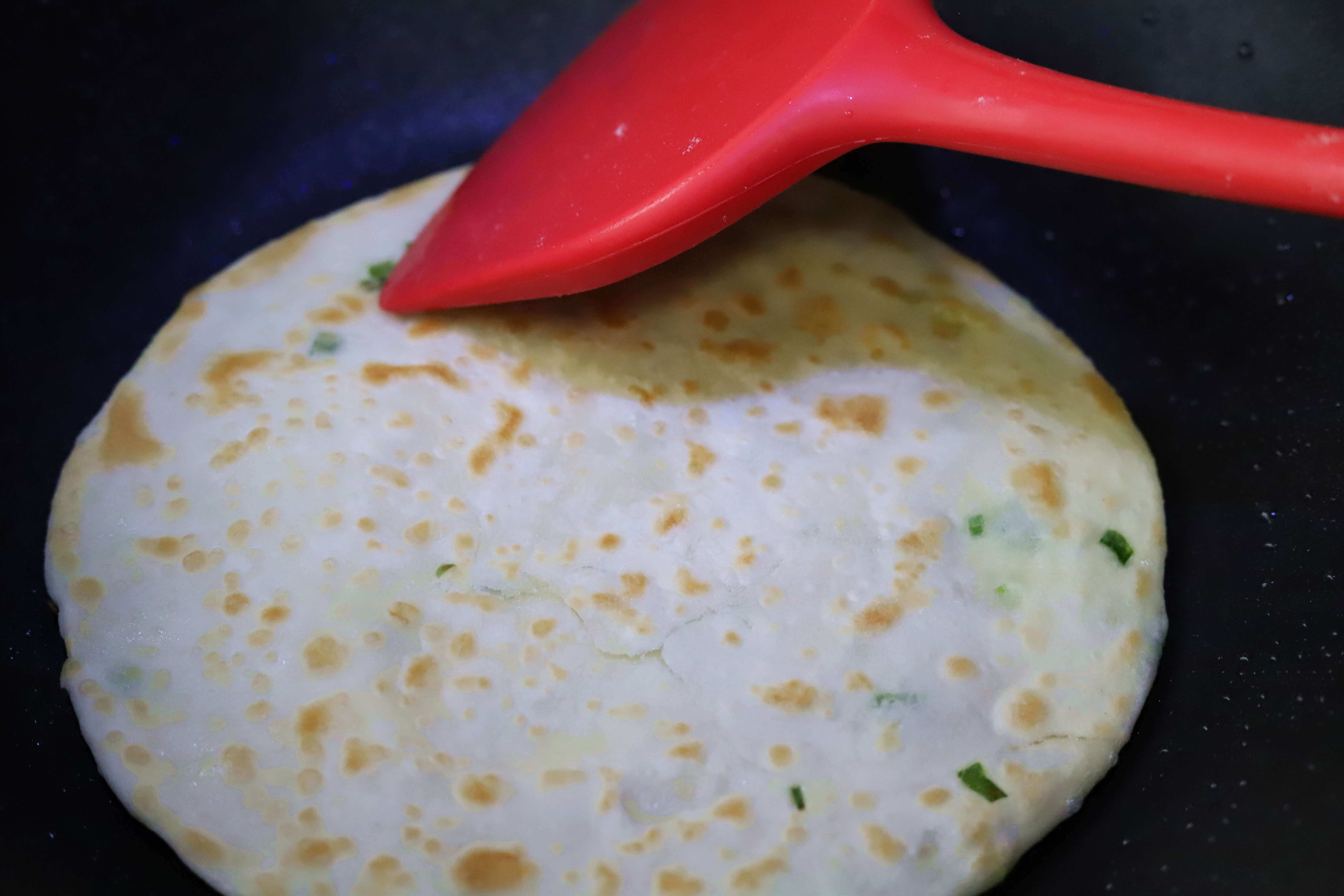 起酥葱油饼的做法和面教程,冷冻葱油饼怎么煎才能起酥