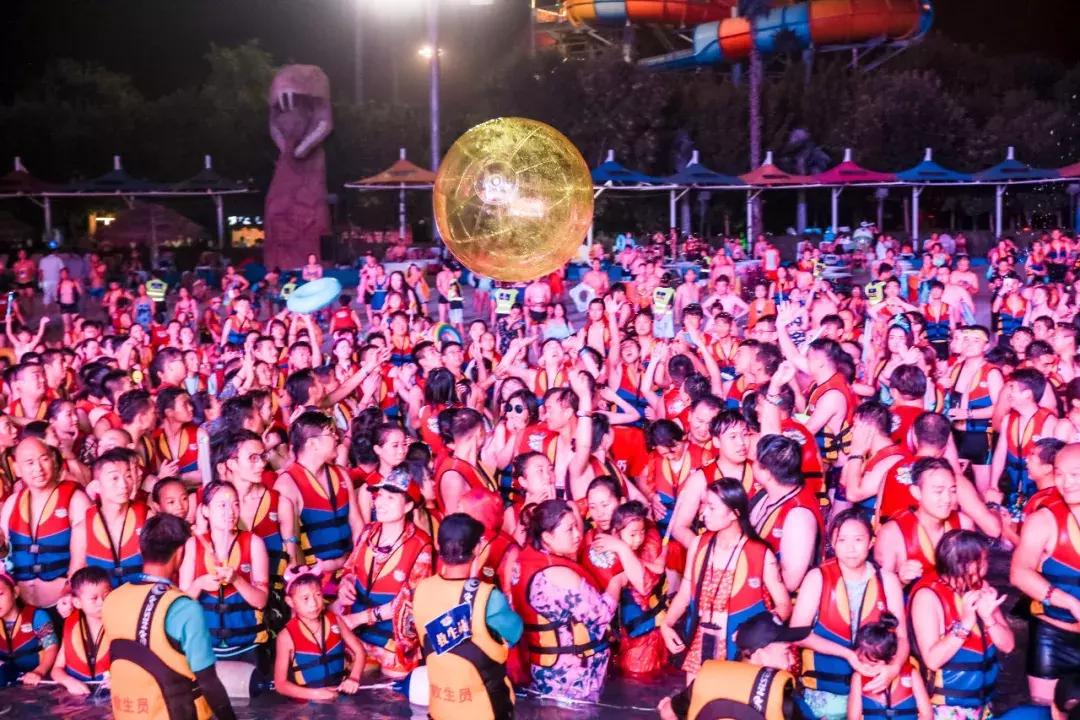 「福利」6月29日吴克群空降奥帕拉拉水公园，领衔开启夜场——星光水派对，文末开抢百名明星见面机会