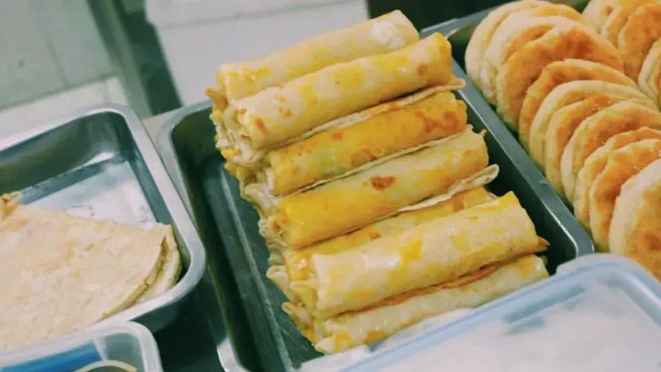 叫醒你的不是闹钟是给孩子做饭,清晨叫醒你的不是闹钟