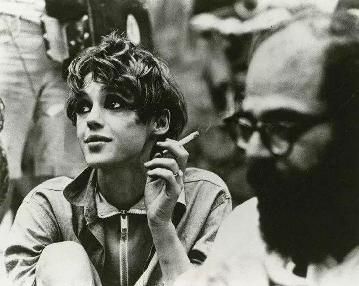 美貌名媛，纵欲一生，28岁悲惨而死，豪门太多辛酸泪