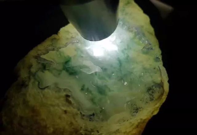 原来老缅都有三招祖传“看石绝学”,难怪我们切不涨!