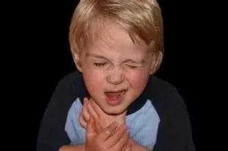 急救手册异物卡喉的唯一救命方法,异物卡喉一招可以救命视频教你