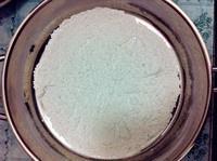 做蛋糕剩下的奶油怎样处理吃啊,做蛋糕用不完的奶油怎么办