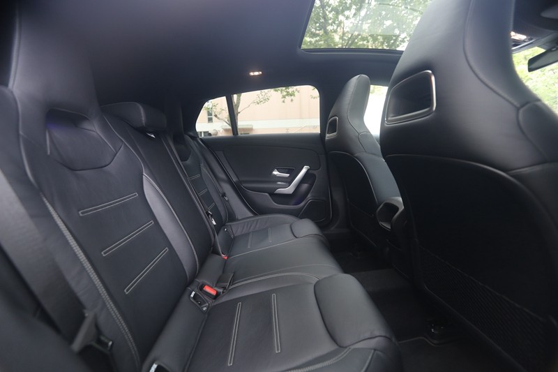 奔驰cla260帅气视频,奔驰cla200猎跑版