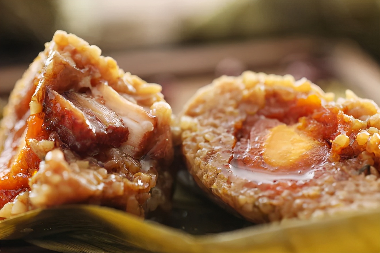 粽子怎么能包的特别紧不漏米,煮粽子时为何会出现粽子夹生现象