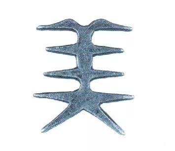 三个银杏叶大学校徽,银杏叶校徽的大学