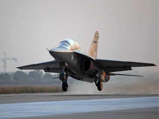 洪都公司的最新款猎鹰教练机,洪都飞机公司下一代教练机