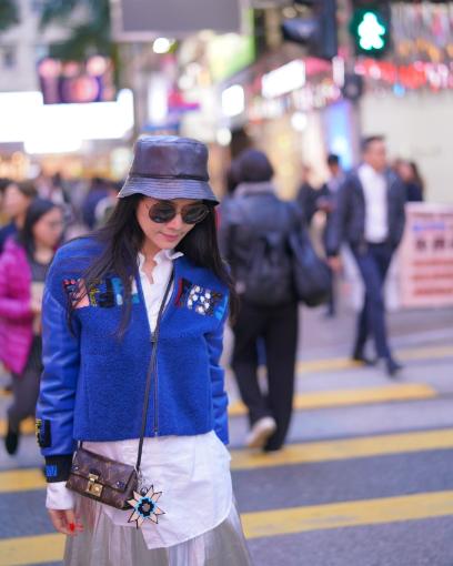 田海蓉惊艳拖地连衣裙高级照片,田海蓉惊艳的背影照片