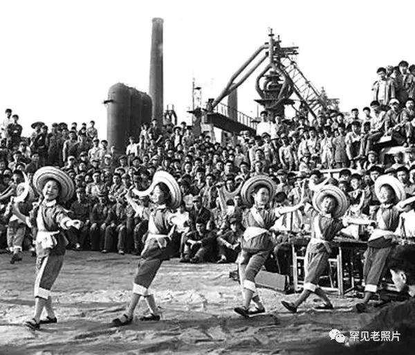 100年南京大桥绘画,南京红色100年