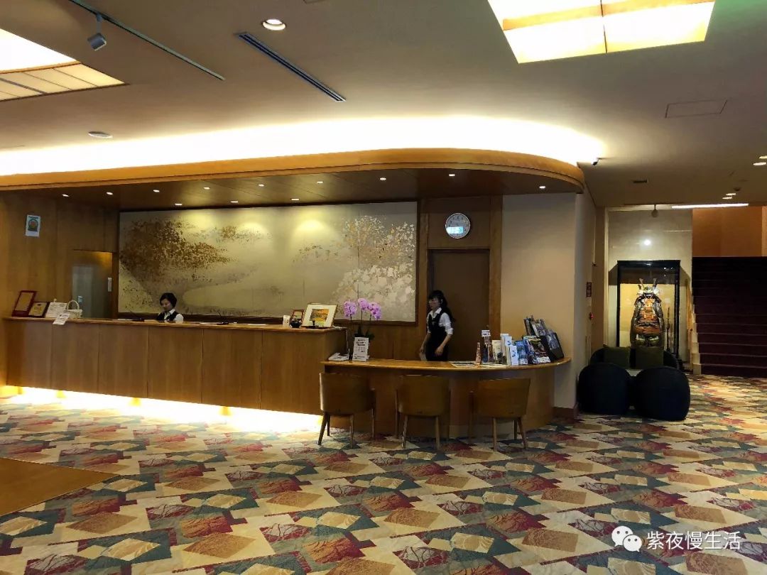 未见富士,幸运依在-秀峰阁湖月