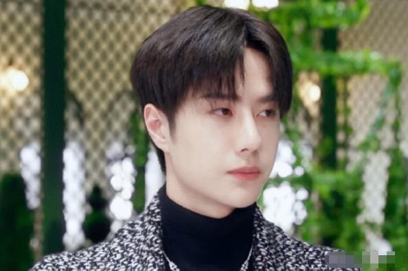 赵丽颖再次复出首次引争议,赵丽颖发文回应近期事件新闻