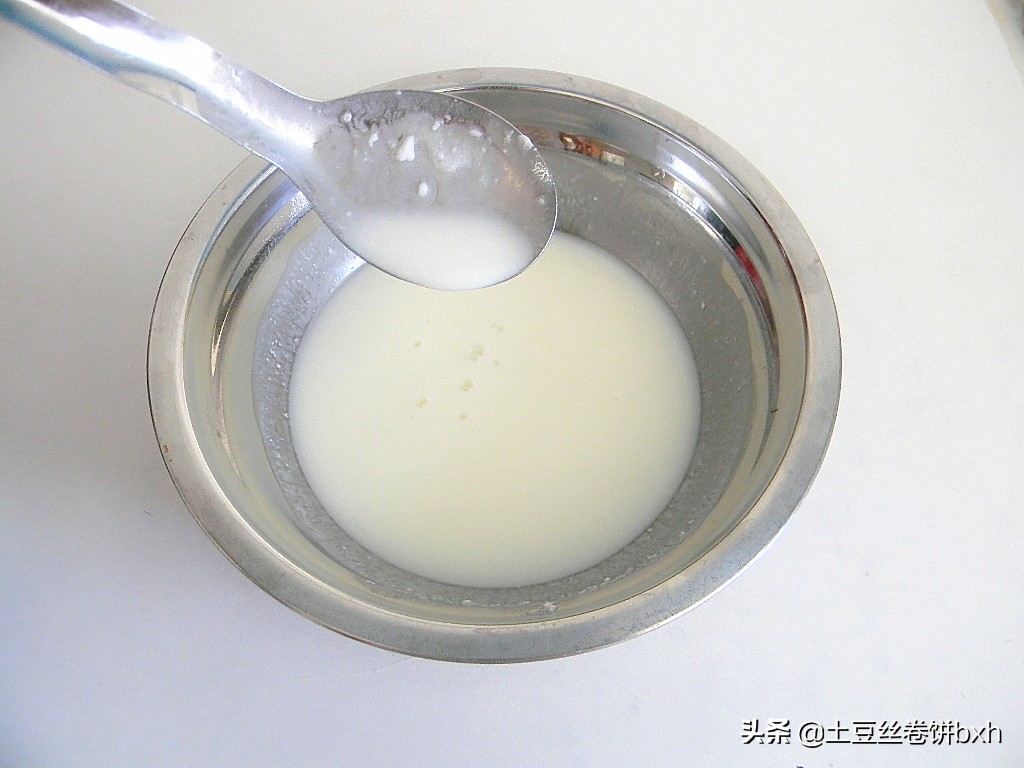 网红酸奶油条怎么做又蓬松又香,冷冻网红酸奶奶油大油条做法