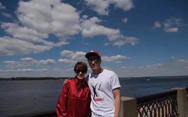 为二婚妻子买百万豪车,不介意五年无子,刘翔两段婚姻判若两人?