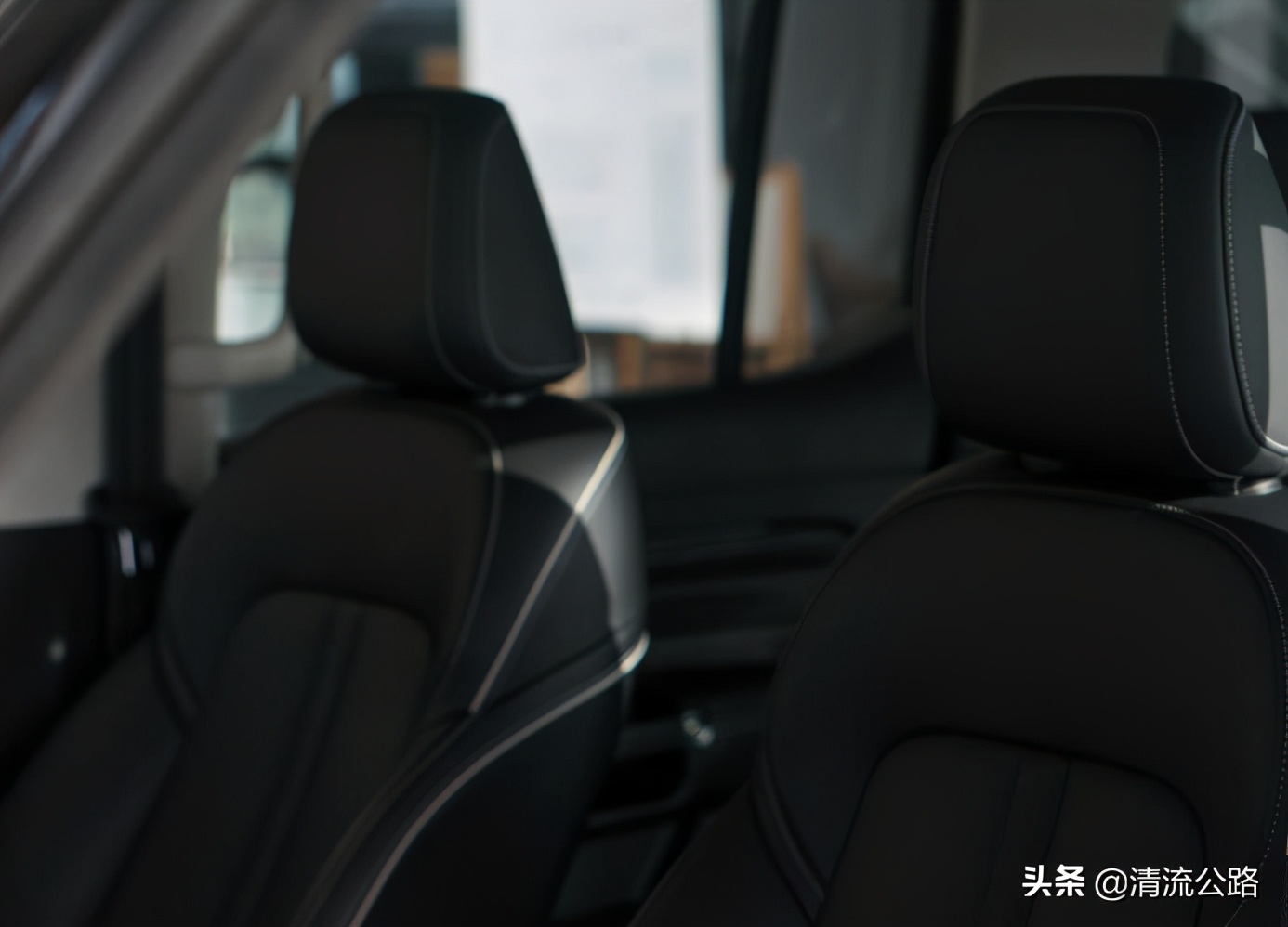 wey坦克300内饰官图发布,wey坦克300比肩大g也靠它