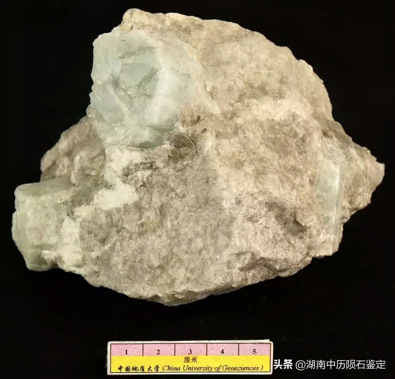 月球陨石与地球矿石的区别,月球陨石和矿石有什么区别