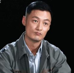 今天余文乐老师要为你们上一堂军装搭配课,答应我要好好学习哟!