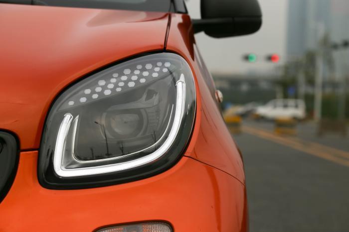 smart四门选哪个版本,smartforfour灵动版跟激情版区别