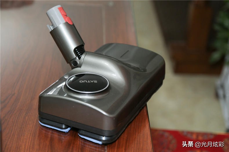 当戴森遇见洒拖吸尘拖地一机搞定,戴森拖地用什么清洁