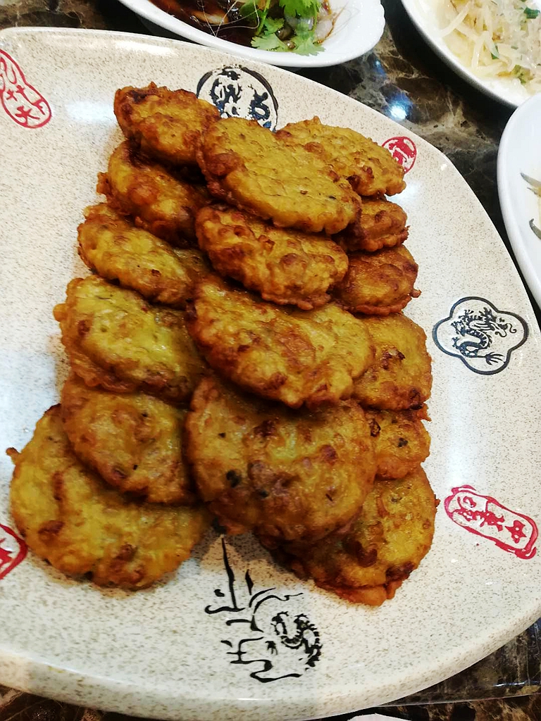 朋友生日请吃饭还得大家平摊买单,朋友生日请吃宴席