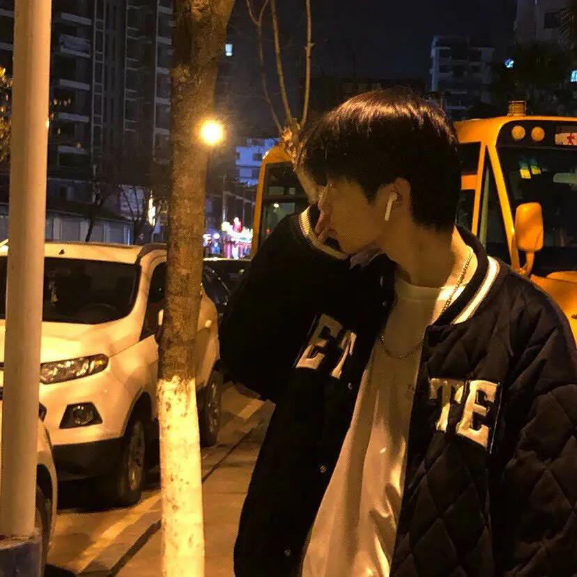 男头像｜可以脆弱，可以是不完美的