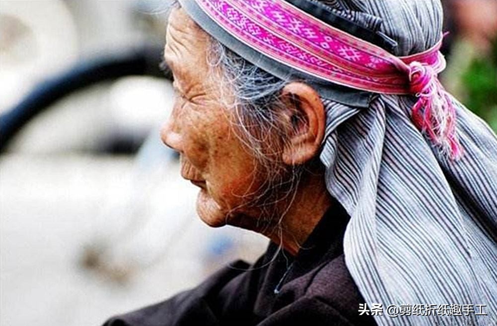 作为文化融合的产物，客家女人独有的冬头帕，已有百年历史