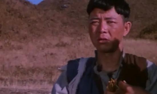 对程蝶衣恩将仇报的小四，27年后已两鬓斑白，但气质依旧如兰