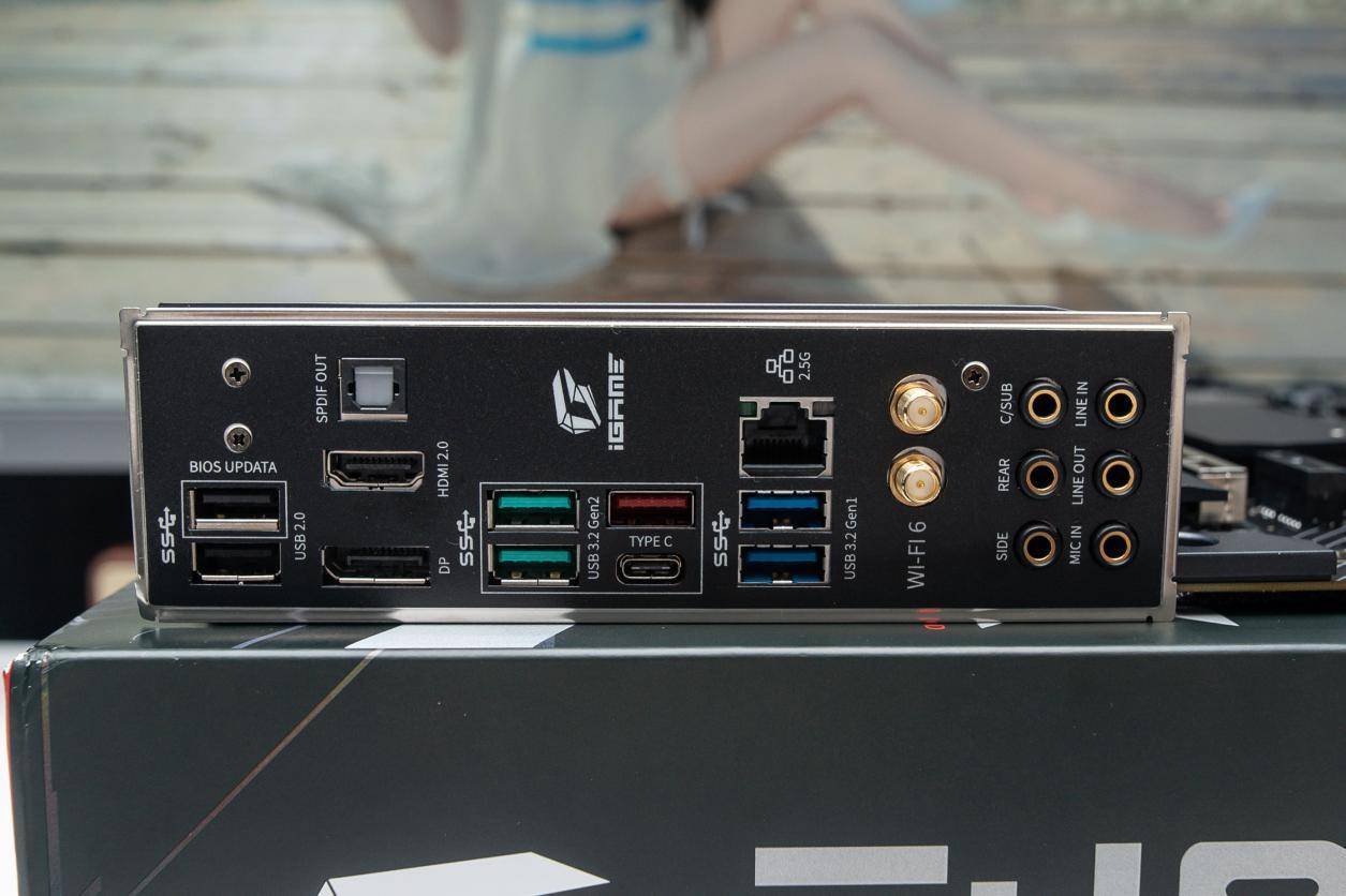 英特尔10代cpu能搭配的主板,英特尔10代cpu是钎焊吗