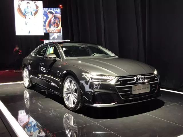 情怀奔驰最值得入手的是哪款,不考虑价格奔驰哪款车好