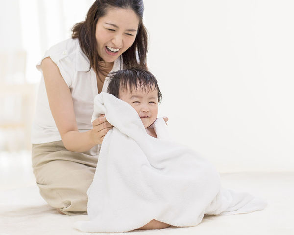 皮肤过敏起皮后应该怎么护理,过敏宝宝皮肤护理推荐