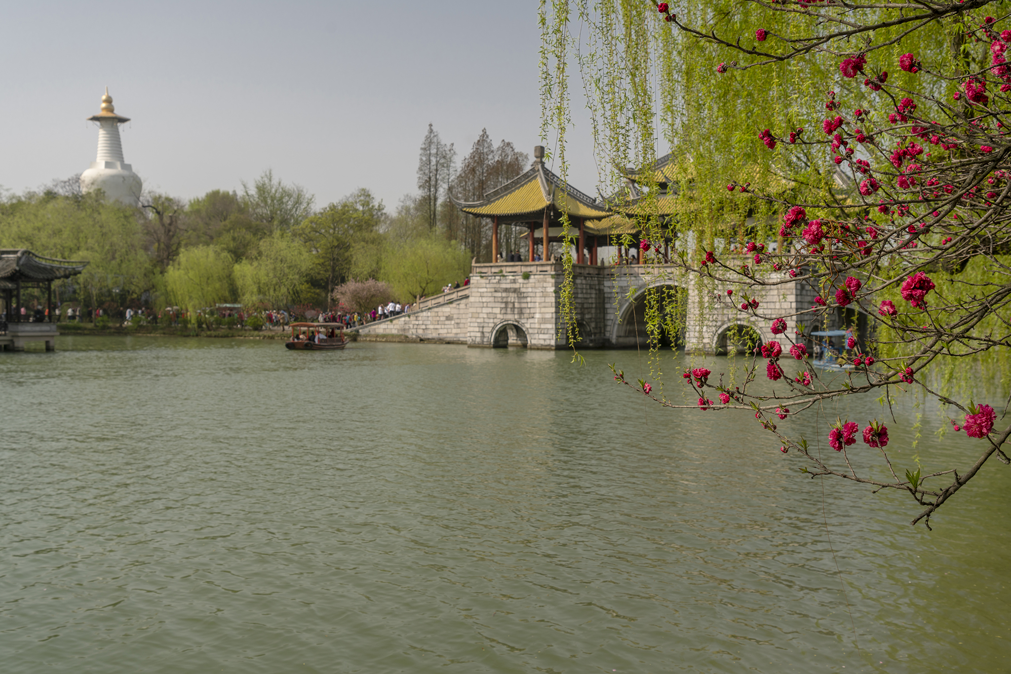 春风十里扬州路烟花三月瘦西湖,扬州三月瘦西湖