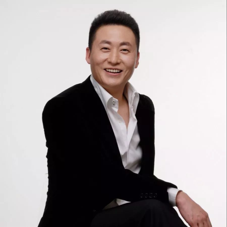 央视主持人姚雪松朗诵明月几时有,央视主持人姚雪松朗诵