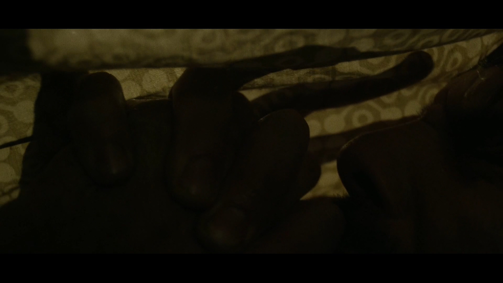 邻居天天半夜装修,邻居大半夜装修吓到了孩子