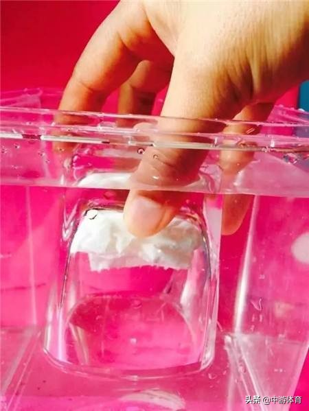 自由泳换气怎么让身体重心前移,游自由泳换气的方法和技巧