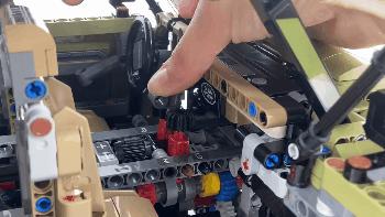 乐高路虎42110拼装详细过程,乐高路虎42110