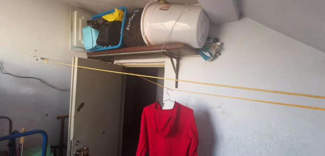 长春这个满是废品的楼道变干净了