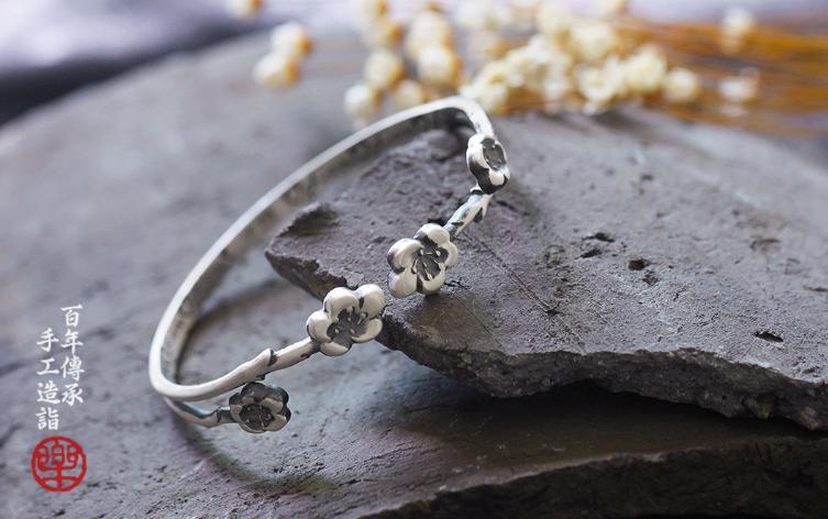 银的真假怎么鉴别,银镯子怎么鉴别真假