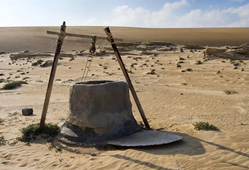 农村打的水井刚开始为什么是浑水,老水井能打出水吗