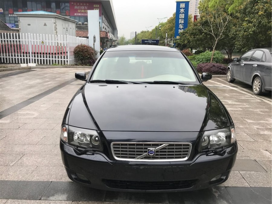 08年沃尔沃s803.0t油耗,沃尔沃s80和s90有什么大区别