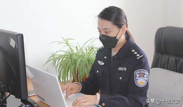 看不清你眼角是否有泪花只知道号令既出使命必达