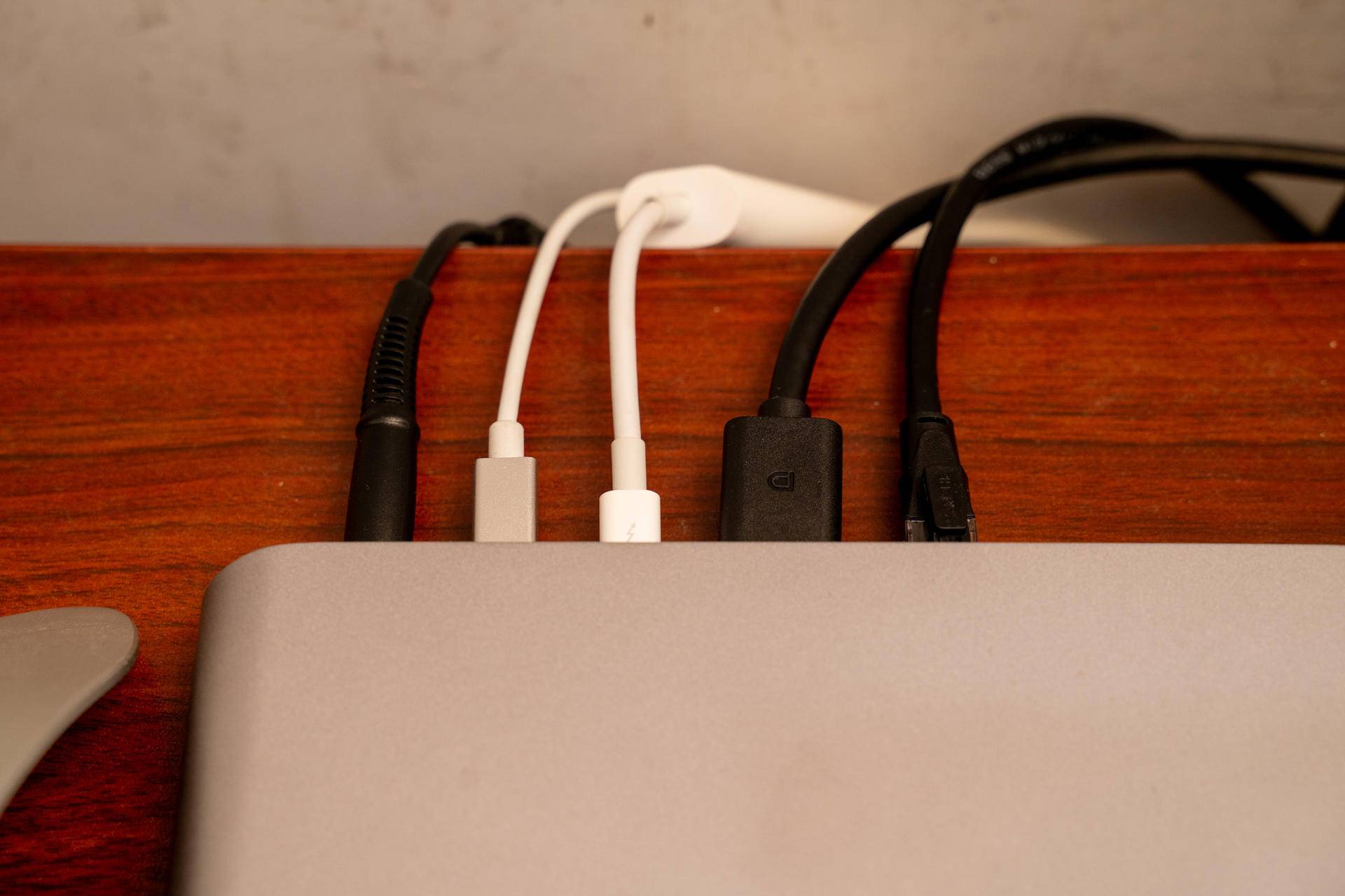 雷雳3接口配什么扩展坞,雷雳3转雷雳2转换器有什么用