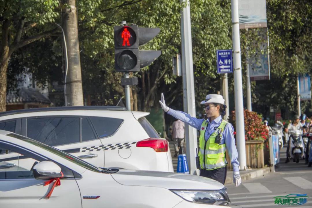 创建文明城市随时随地记录身边事,文明城市创建便民服务送到家门口